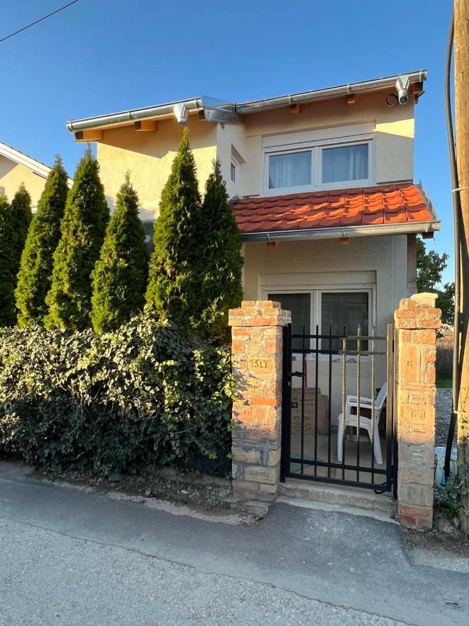 Apartman Lux Jelena Surčin Exterior foto